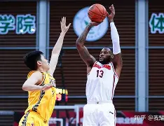 包含巴萨后卫：球队需要更好的防守，提高注意力的词条