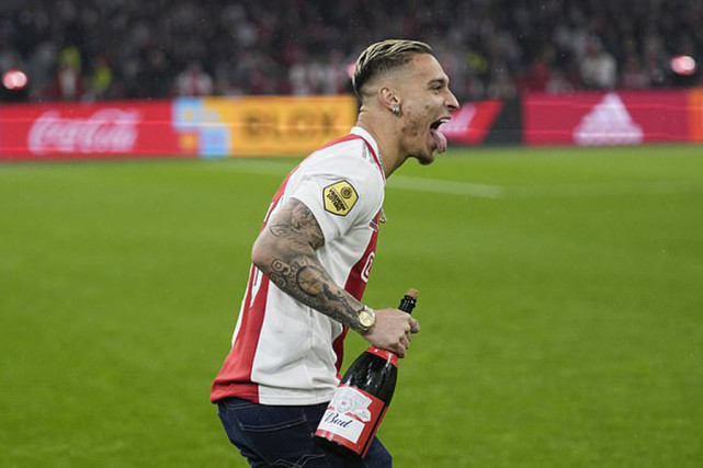 c7-双方欲丢弃转会阿贾克斯探讨状态