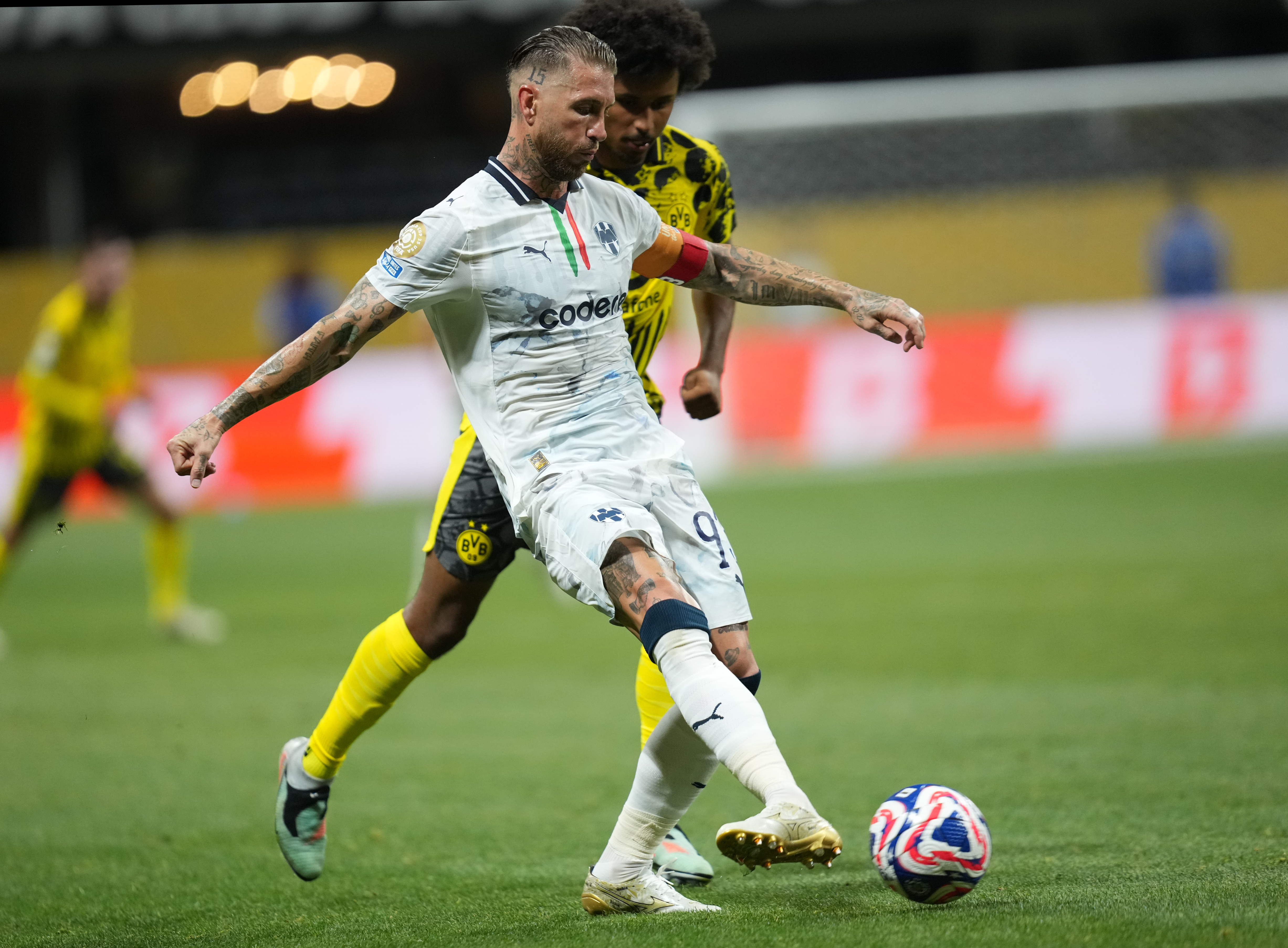 多特蒙德止步八强,遭遇巴黎圣日耳曼淘汰了吗